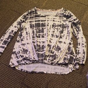 Women's Black & White Knot Front Long Sleeve Top